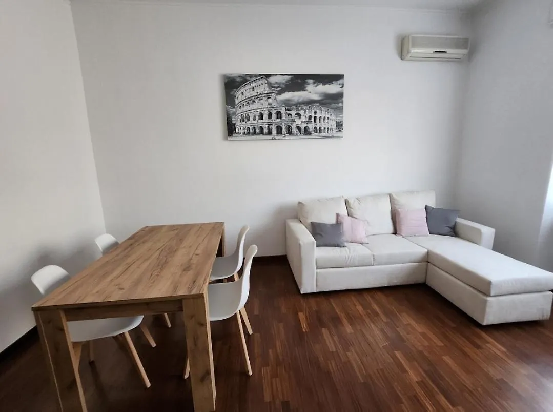 Casa Su Colosseo San Giovanni Rome 0*,  Italy